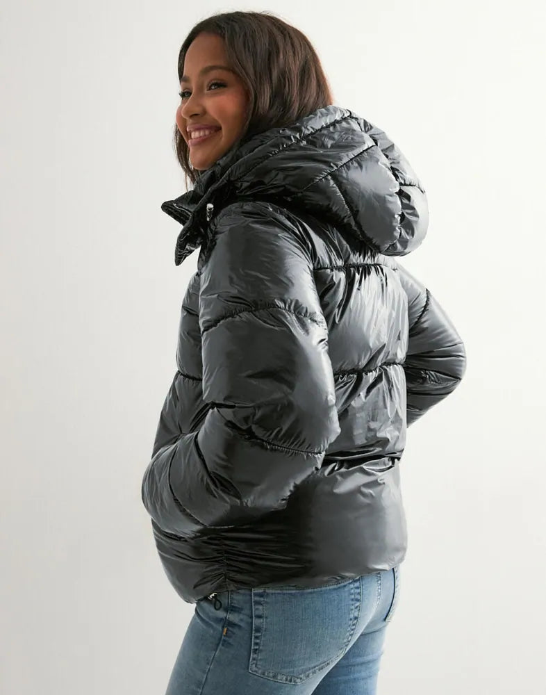 Liora  Puffer